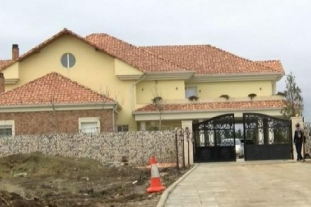 OVO JE NOVA KUĆA HAŠIMA TAČIJA! Žuta je, da li je to slučajno?