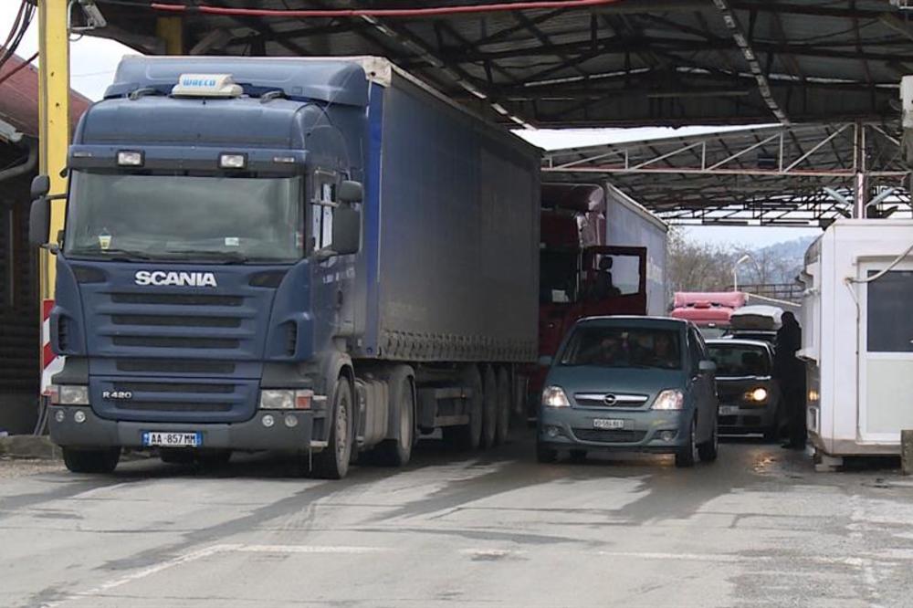 NEVIĐENA DRAMA SRBA ZAROBLJENIH U ENGLESKOJ: Nema hrane i vode za oko stotinu naših vozača na granici