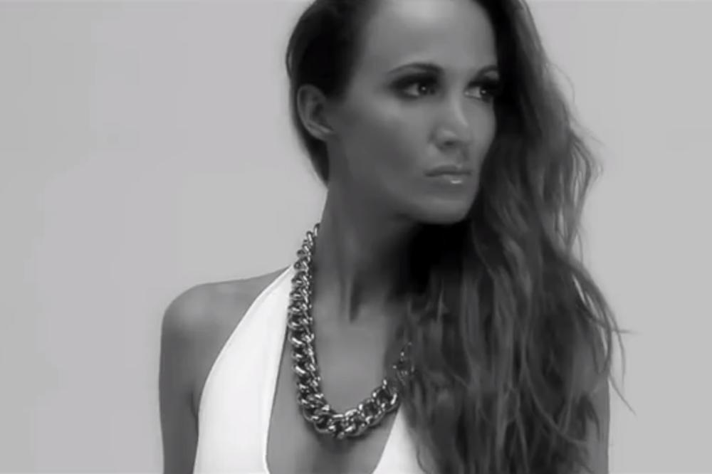 IMAM DETE OD 5 GODINA, HOĆU DA ŽIVIM NORMALNO I PONEĆU KANABIS: Pevačica čvrsta u svojoj odluci!