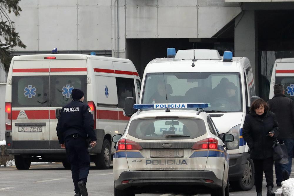 NA AUTO-PUTU PRONAĐEN LEŠ! Policija ZAUSTAVILA poštansko VOZILO, još uvek se ne zna o ČEMU JE REČ