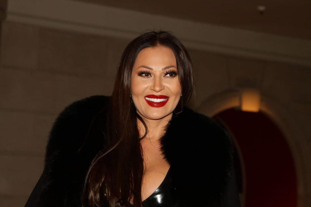 NEĆETE JE PREPOZNATI: Ceca prošetala novu frizuru! DUGA, BUJNA KOSA JE PROŠLOST! A evo kako sad izgleda (FOTO)