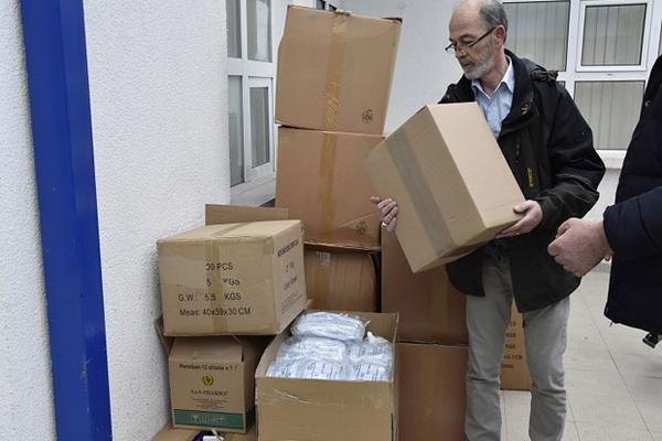 ITALIJANSKI KARABINJERI PRUŽILI ZNAČAJNU PODRŠKU SRPSKOM NARODU: Uručili pomoć Kliničko-bolničom centru u Gračanici