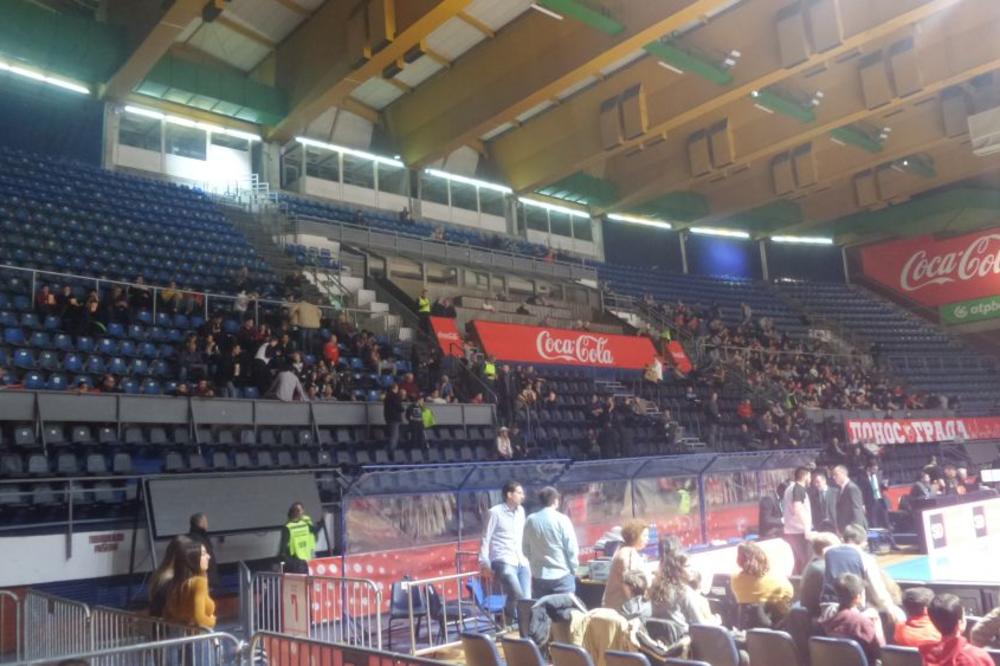 DA LI JE SAD KONAČNO OTKRIO ZA KOGA NAVIJA?! Poznati sportski komentator sa tribina gleda Zvezdu u Pioniru!