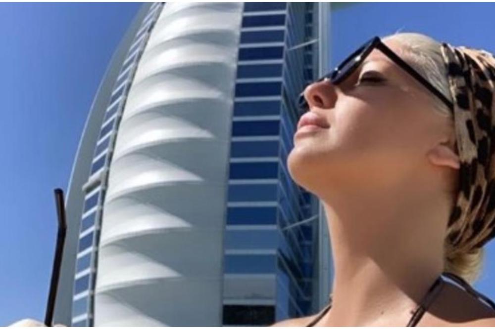 OVO NIKAKO NIJE OČEKIVALA: Karleuša doživela ŠOK u Dubaiju! Zenemela je kada je dobila ovu PORUKU! (FOTO)