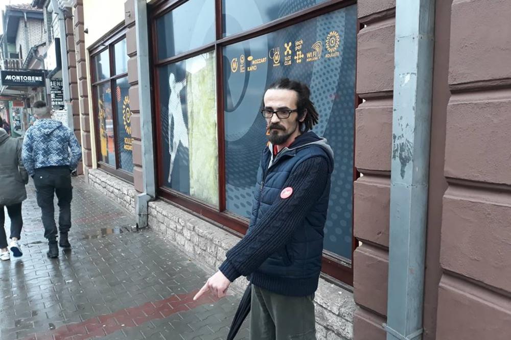 NAPAO ME JER SAM NOSIO BEDŽ "1 OD 5 MILIONA": Mladića u Zaječaru nepoznat čovek ŠUTIRAO i UDARAO, ali je UHVAĆEN