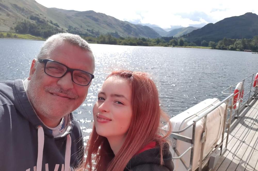 ONA IMA 17 GODINA, A MUŽ MOŽE OTAC DA JOJ BUDE! Ljudima se prevrće želudac kad ih vide, ali oni ne mare (FOTO)