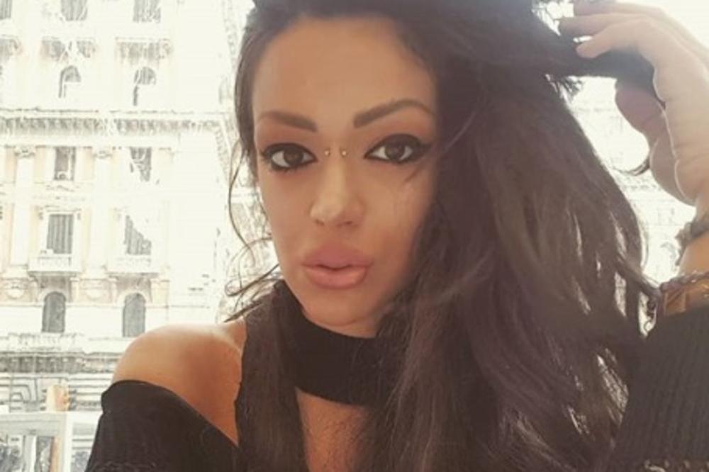 ĆAO, BEOGRADE! Pevačica nakon PO*NO SKANDALA napušta Srbiju! Uputila se na daleku destinaciju! (FOTO)