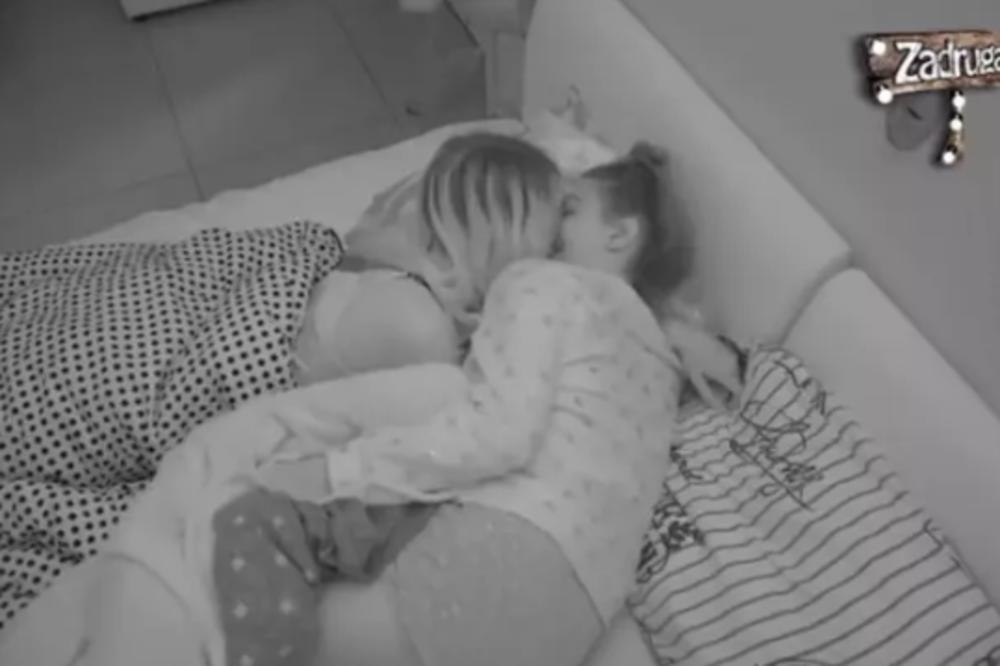 LEZBO AKCIJA USRED ZADRUGE: Dorotea i Maja se ljubile PRED SVIMA, pa se zavukle pod jorgan planinu! (VIDEO)