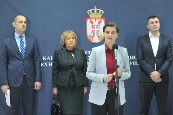 NE MISLIM I NE OSEĆAM DA ŽIVIM U DELIMIČNO SLOBODNOJ ZEMLJI! Ana Brnabić o padu Srbije na listi slobodnih država