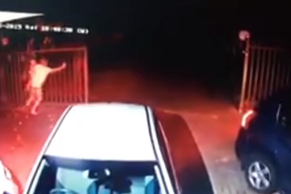 SA DETETOM U NARUČJU OTERALA PLJAČKAŠE: Postupku ove MAJKE divi se ceo svet (VIDEO)