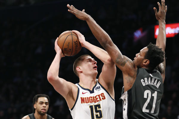 ŠTA SE OVO DEŠAVA, JOKIĆEV 10. TRIPL DABL U SEZONI, A TRENER BESAN?! Burna noć u NBA ligi! (VIDEO)