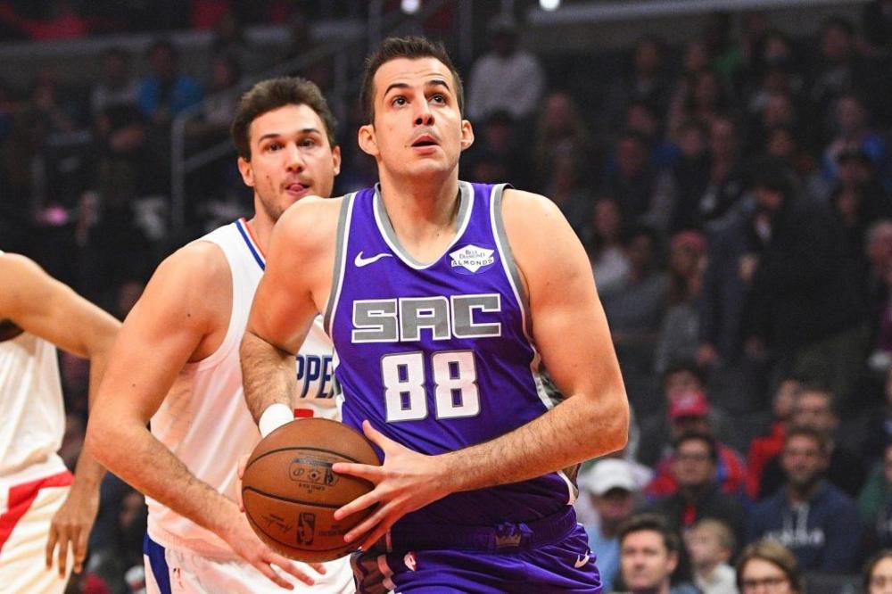 TRI POBEDE GOSTIJU U NBA: Bjelicinih 25 poena nedovoljni za pobedu, Harden bolji od Lebrona, Milvoki opet izgubio!