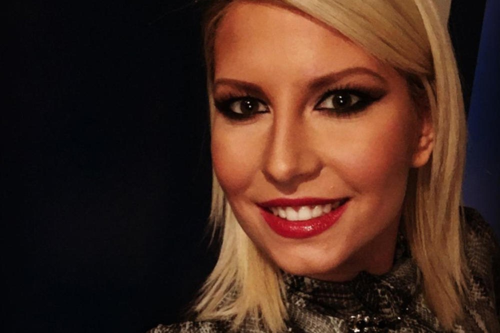 ZABOLE ME ZA PINKUŠU, KUPIĆE JOJ MITROVIĆ DRUGU RUKU: Da li je ovo najogavniji tvit koji je neko napisao o Dei?