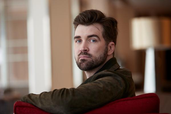 IZMISLIO DA IMA RAK MOZGA: Otkrivena MREŽA LAŽI poznatog pisca, a to nije najgora NEISTINA koju je rekao!