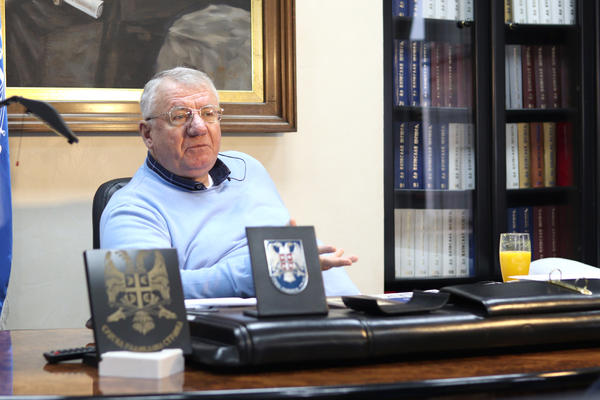 VOJVODINA JE PARAZIT I TREBA JE UKINUTI! OD NJE IMAMO SAMO DUPLE FUNKCIJE I PLATE Šešelj otkriva šta će SRS uraditi