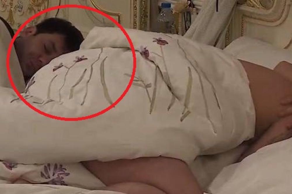 NIJE IM SMETAO IVAN MARINKOVIĆ U DUBOKOM SNU: Đorđe i Anđelina se prepustili strastima od ranog jutra!