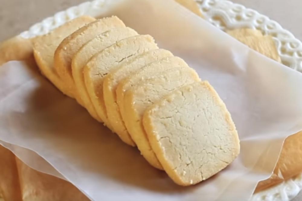 VIŠE OD 7 MILIONA LJUDI JE LUDO ZA OVIM KOLAČEM: Pravi se za 3 minuta od samo 3 sastojka (VIDEO) (RECEPT)