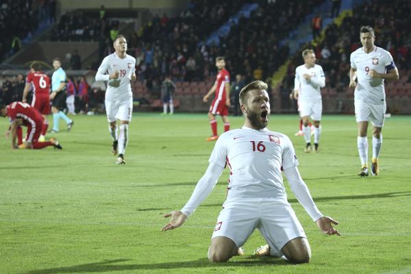 AGAINST MODERN FOOTBALL: Veliki Kuba se vratio u Vislu i igra za 100 evra, a celu platu poklanja deci u sirotištu!