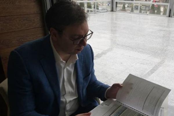 DA LI STE OVO OČEKIVALI OD VUČIĆA? Svako jutro predsednik počinje POSEBNIM RITUALOM! (FOTO)