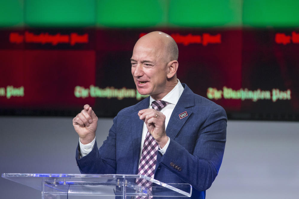 NAJBOGATIJI ČOVEK SVETA ŽRTVA UCENE: Bezos tvrdi da iza svega stoji DONALD TRAMP, objavio šokantne mejlove!