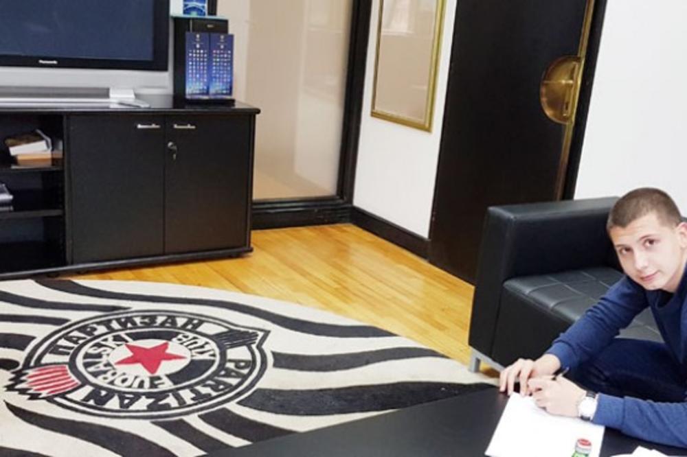 POTPISI SE SAMO NIŽU: Još jedan paraf na novi ugovor je stavljen u Humskoj!