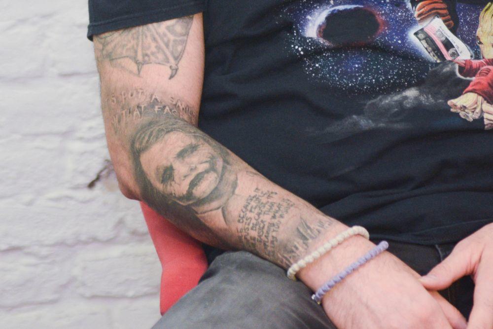 Jedna od tetovaža na telu Ratka Varde