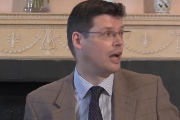 NEMOGUĆE JE DA SE KOSOVO I SRBIJA OPET SPOJE Reči ovog britanskog analitičara razbesneće Srbe, ali i otrezniti neke