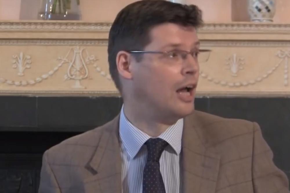 NEMOGUĆE JE DA SE KOSOVO I SRBIJA OPET SPOJE Reči ovog britanskog analitičara razbesneće Srbe, ali i otrezniti neke