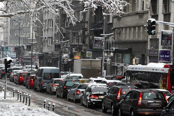 PROTESTNA VOŽNJA CENTROM! Kombi prevoznici nezadovoljni izmenama zakona