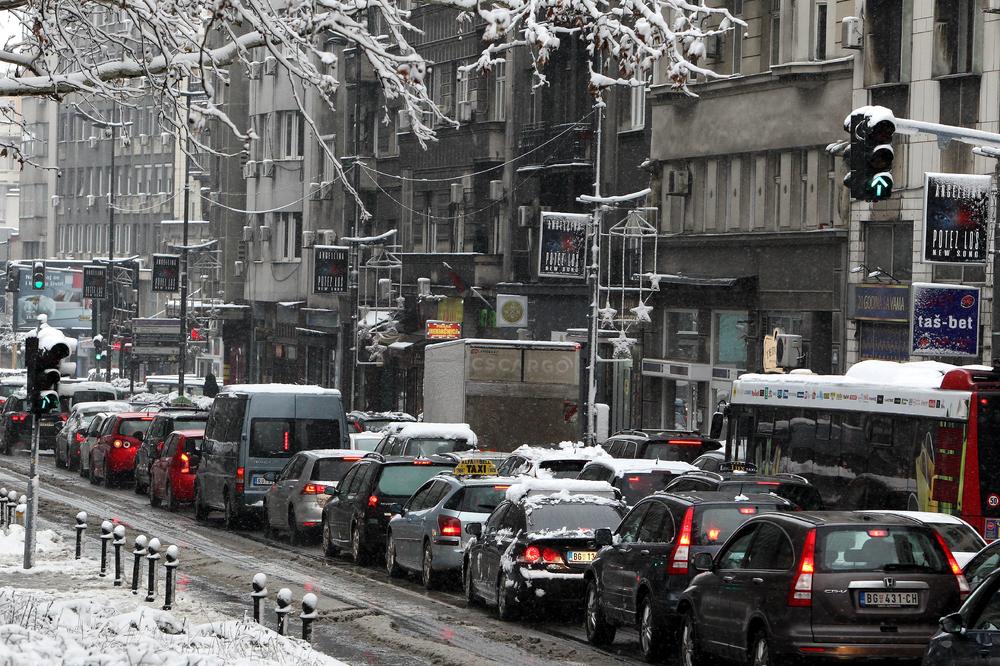 PROTESTNA VOŽNJA CENTROM! Kombi prevoznici nezadovoljni izmenama zakona