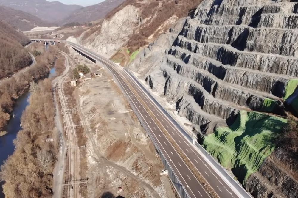 NA KORIDORU 10 UGRAĐIVALI SUMNJIV KAMEN! Blato kao temelj auto-puta?!