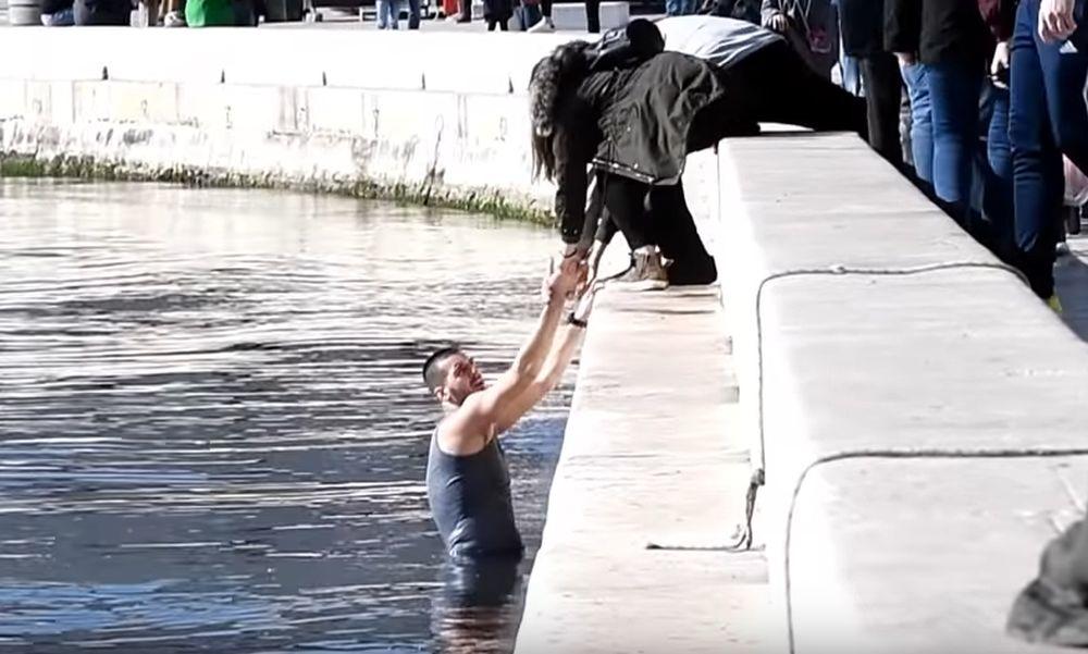 Devojka koja je pomogla igraču Crvene zvezde