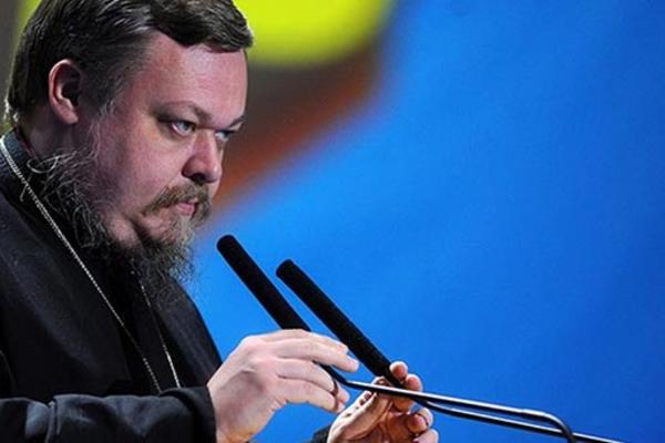 POZNATI RUSKI SVEŠTENIK POSLAO PORUKU SVIM HRIŠĆANIMA: Moramo biti spremni za rat sa ZAPADOM!