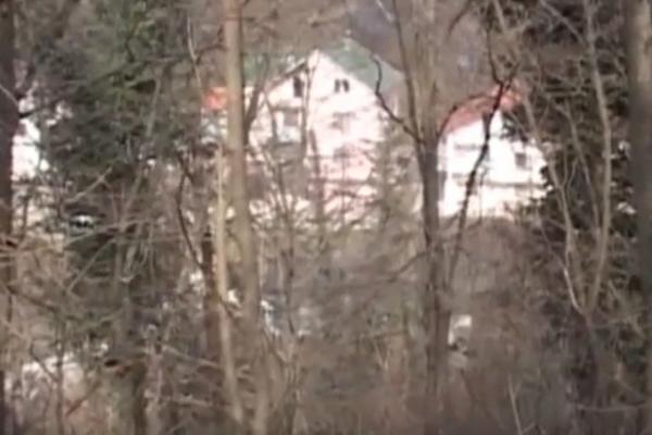 UBIJEN POLICAJAC U BIH: Obezbeđivao objekat, pa pronađen u LOKVI KRVI! Sumnja se na mudžahedina u bekstvu! (VIDEO)