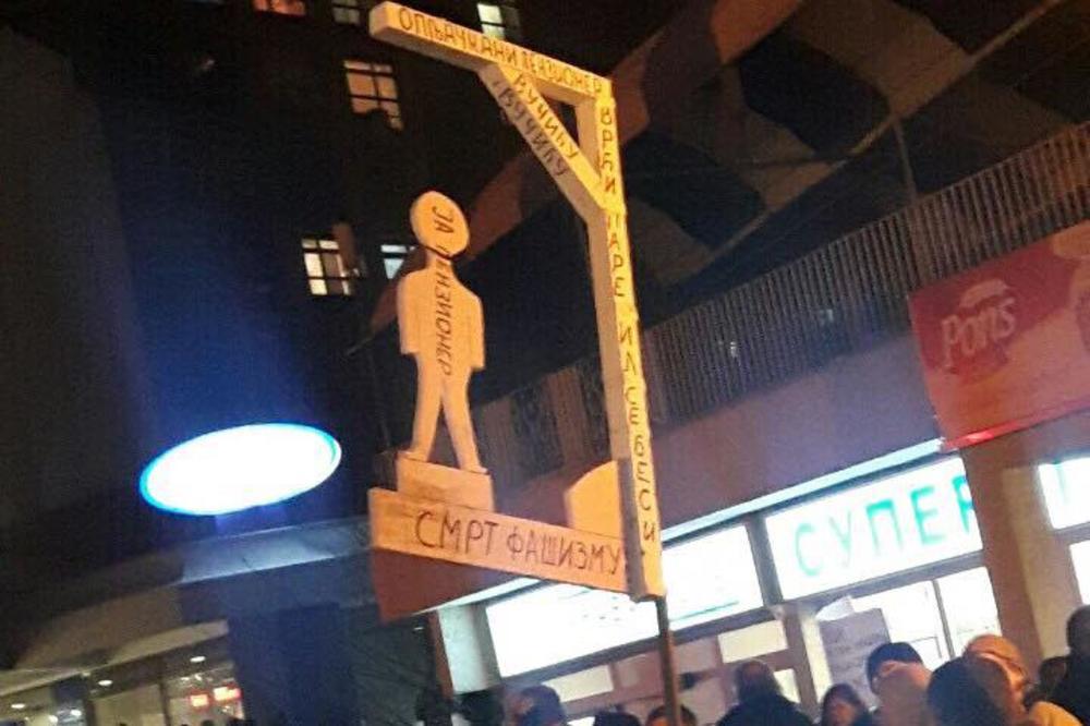 Fotografija sa protesta!