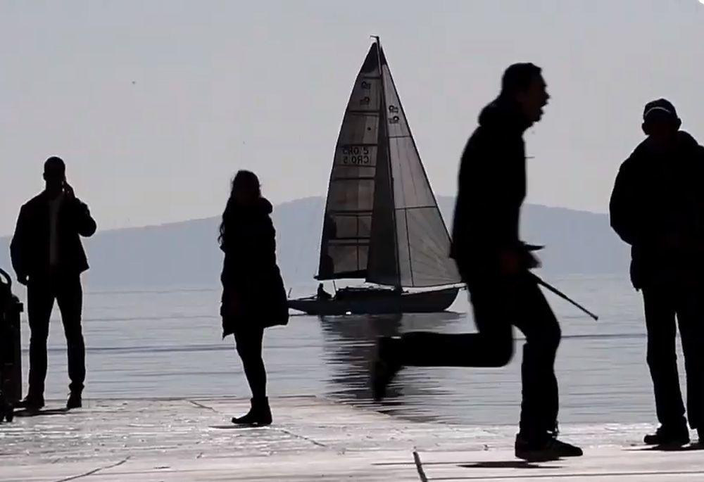 Huligani beže posle napada na vaterpoliste Crvene zvezde