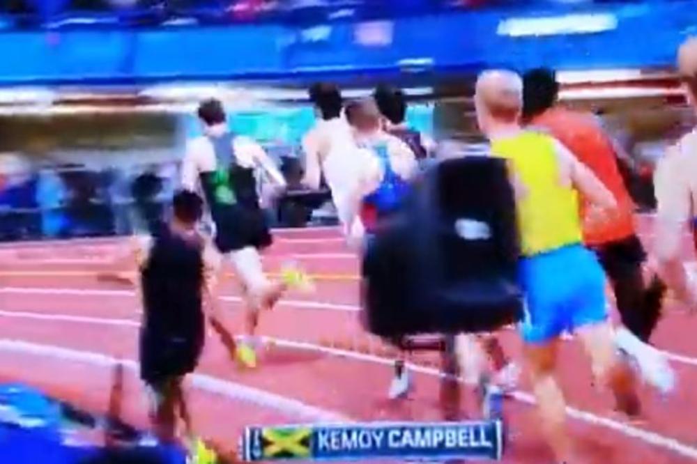 KOLABIRAO NA STAZI: Drama u Njujorku, atletičara sekunde delile od smrti!