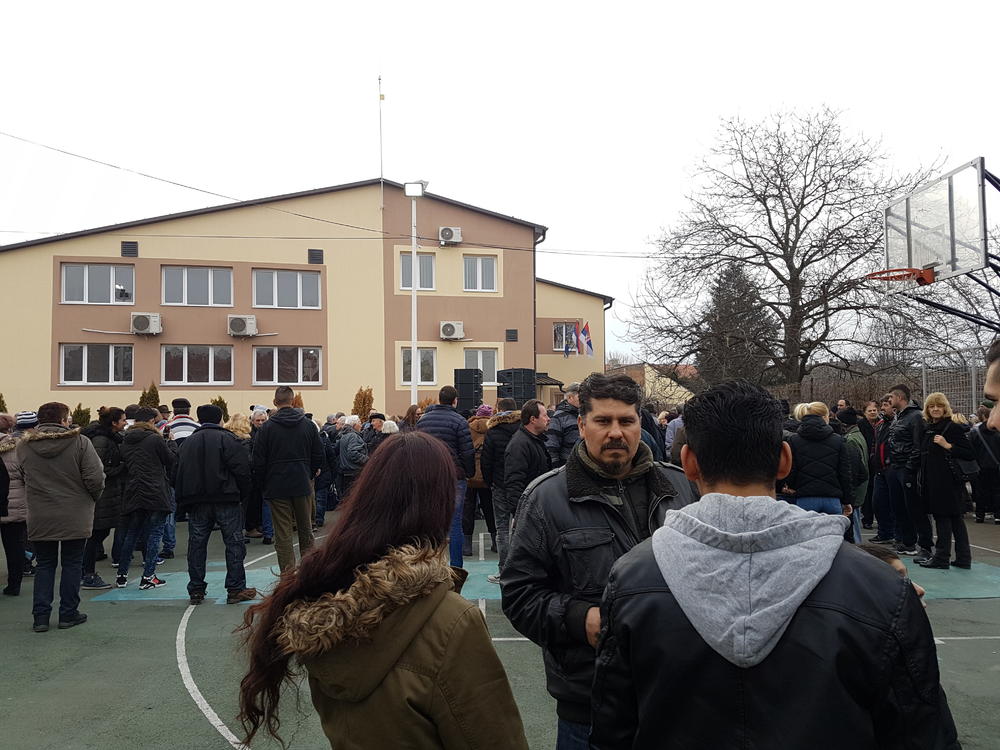 Okupljeni građani u Opštini Kovin