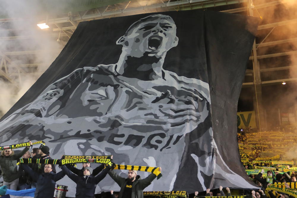 SUZE SAME NAVIRU: Poslednji pozdrav navijača Nanta od Emilijana Sale, najpotresnije je bilo u 9. minutu utakmice!