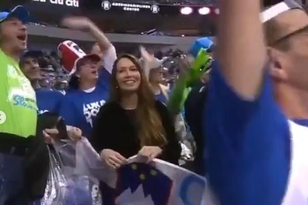 PROŠLI POLA SVETA SAMO DA VIDE SVOG BOGA: 100 Slovenaca došlo da gleda Dončića, a među njima i jedna posebna dama!