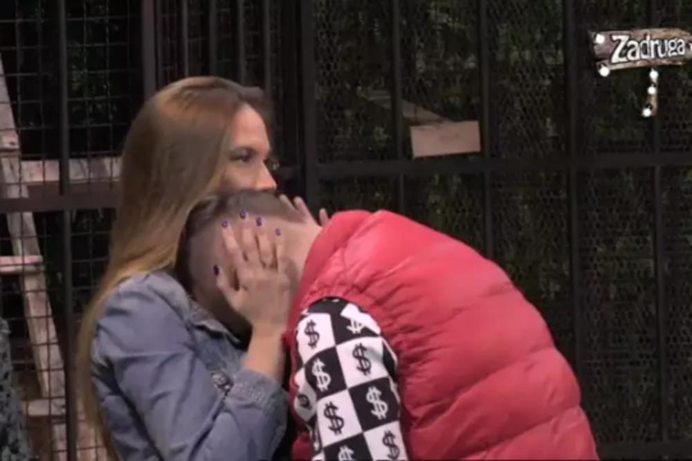 ISPLIVAO SNIMAK KOJI POTPUNO ŠOKIRA: Ovako je Ivana MOLILA Ša da je ne prevari, pre nego što je to uradio sa Tarom!