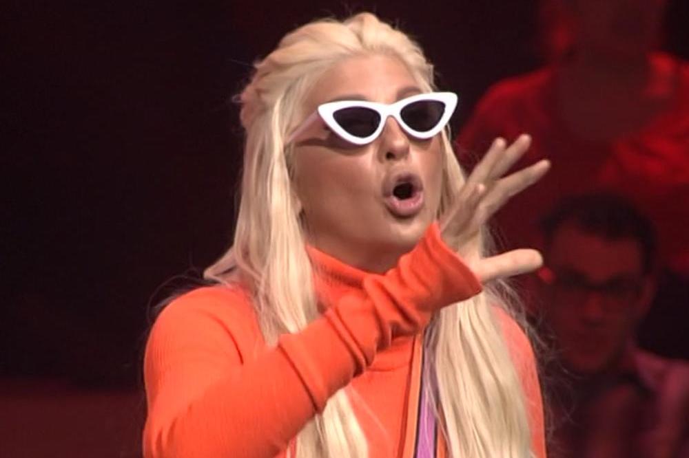 NEMA NIŠTA BEDNIJE OD MUŠKARCA KOJI SE SVETI ŽENI: JK iskoristila nepoznatnog čoveka da bi poslala poruku Vranješu