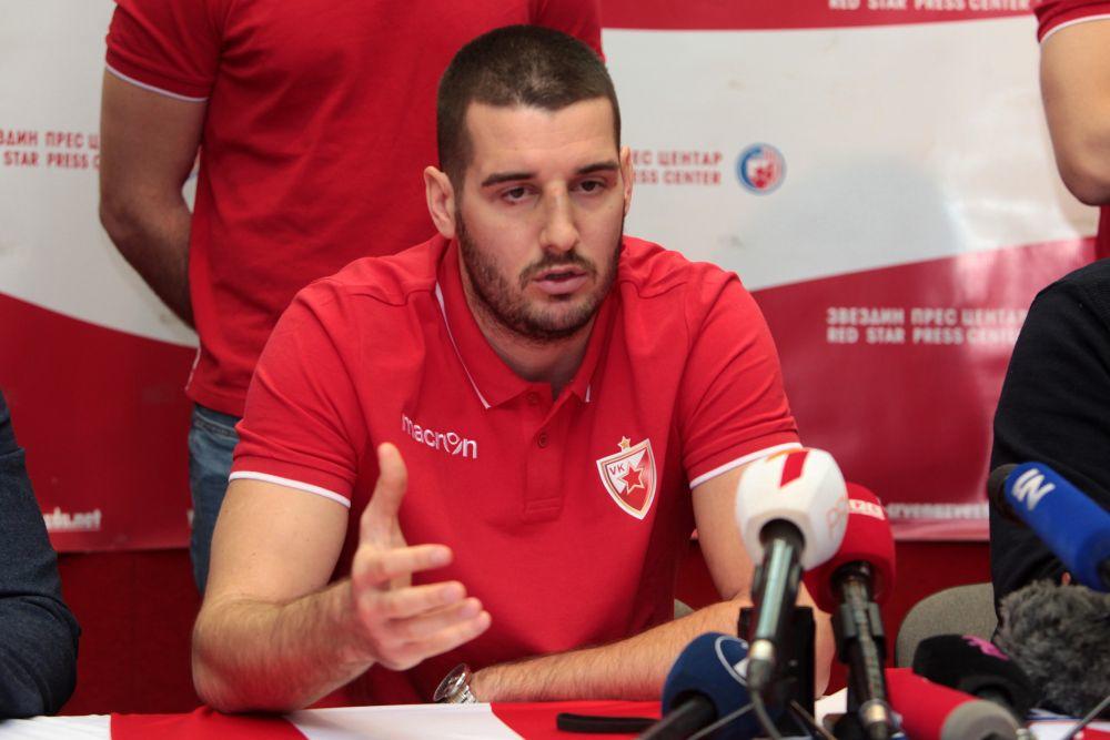 Aleksandro Kralj je skočio u more da bi se spasio huligana