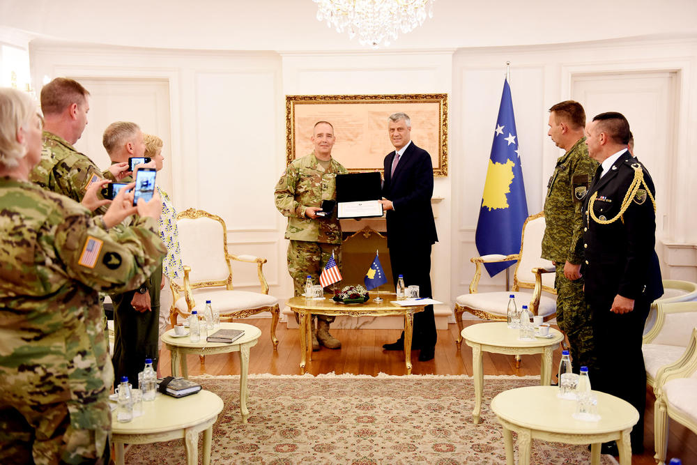 General Or dobio je od Tačija medalju za hrabrost