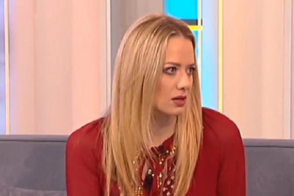 JELENA VELJAČA NAPADNUTA ZBOG VUKOVARA I SLIKE: Zašto ne govoriš o silovanim majkama i devojkama??