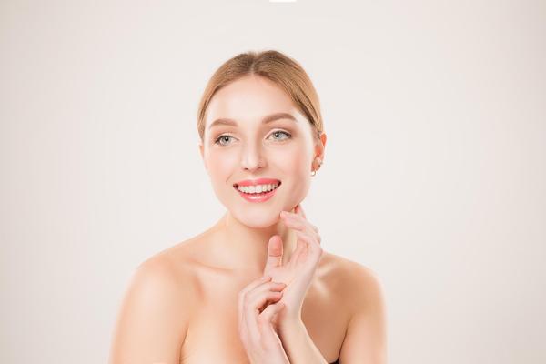 POSLE 40 POTREBNA VAM JE POSEBNA NEGA LICA: Ovaj sjajni trik učini će vašu kožu neprepoznatljivom!