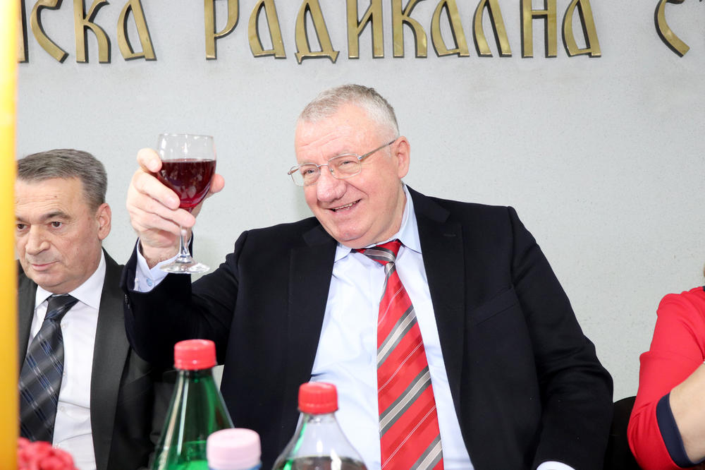 CEO TVITER SE UDRUŽIO DA BLOKIRA ŠEŠELJEV PROFIL NA TVITERU! Radovali su se, ali ih je lider radikala PREŠAO!