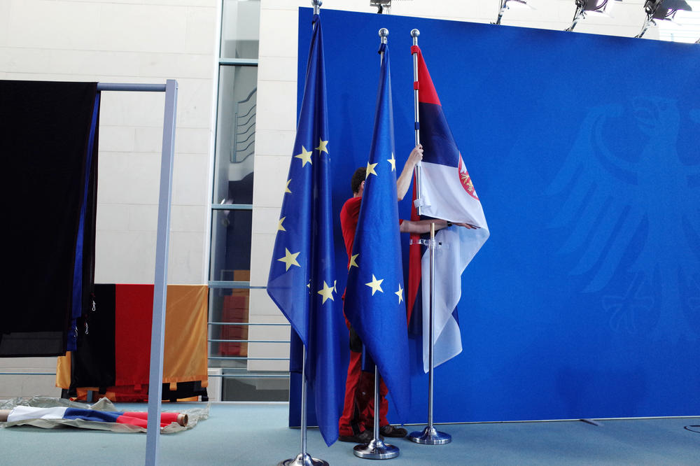 DANAS POTPISAN PAKET PRETPRISTUPNE EU POMOĆI SRBIJI: Evo kolika je njegova VREDOST!