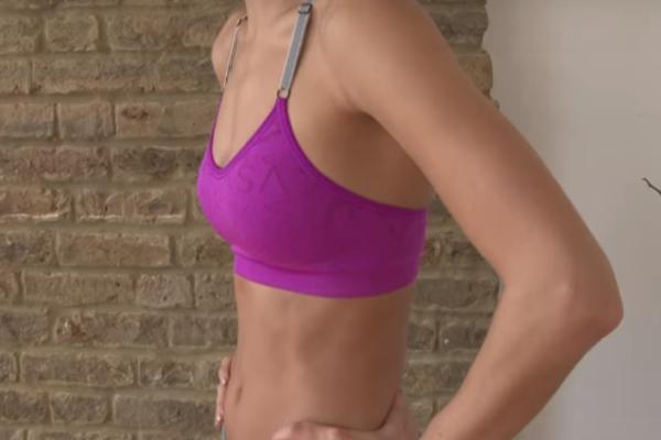 ISPEGLAJTE STOMAK ZA DVE NEDELJE! Ova vežba se zove VAKUM, lako se radi i ima neverovatan efekat (VIDEO)