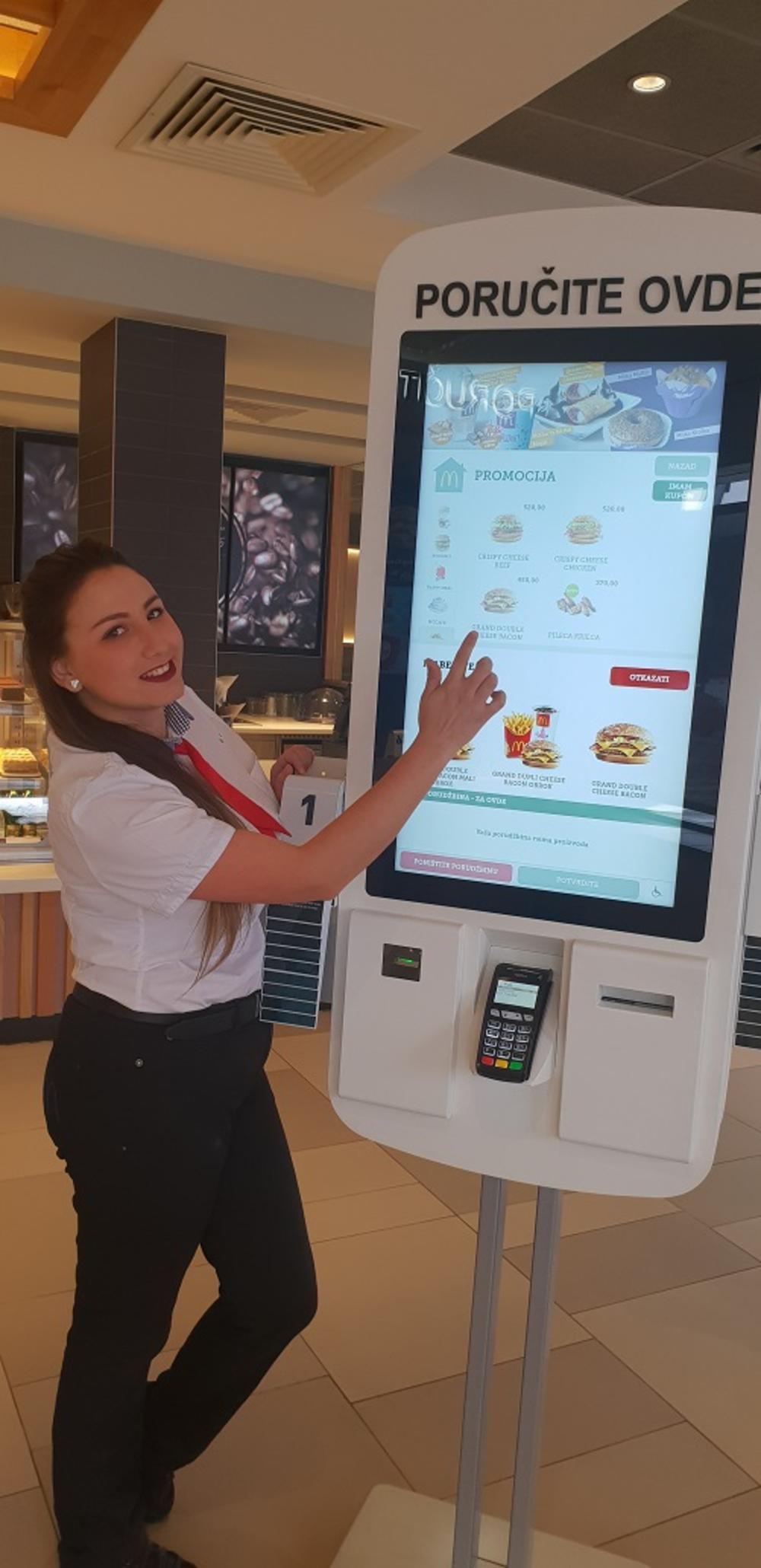 Jovana Stojanovska ima 29 godina 